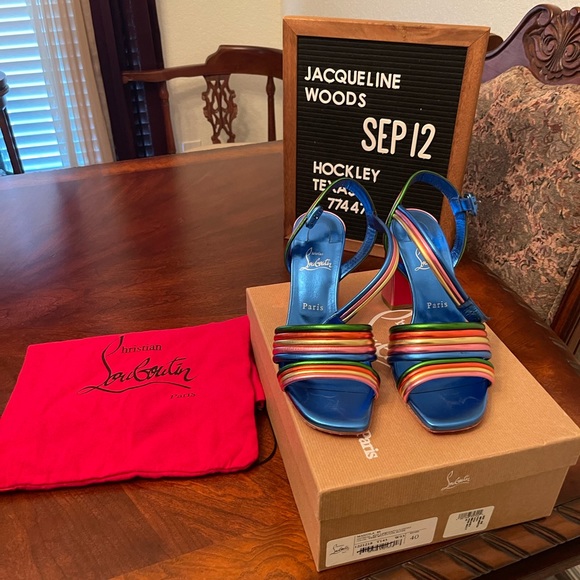 Metallic - Picture 3 of 6